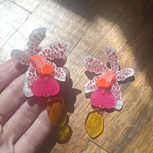 🌺 Hypoallergenic Lightweight Acrylic Flower Orchid Earrings